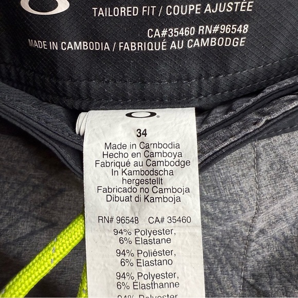 Oakley Tailored Fit Gray and Black Board Shorts with Neon Accents Size 34 GUC - Picture 7 of 7